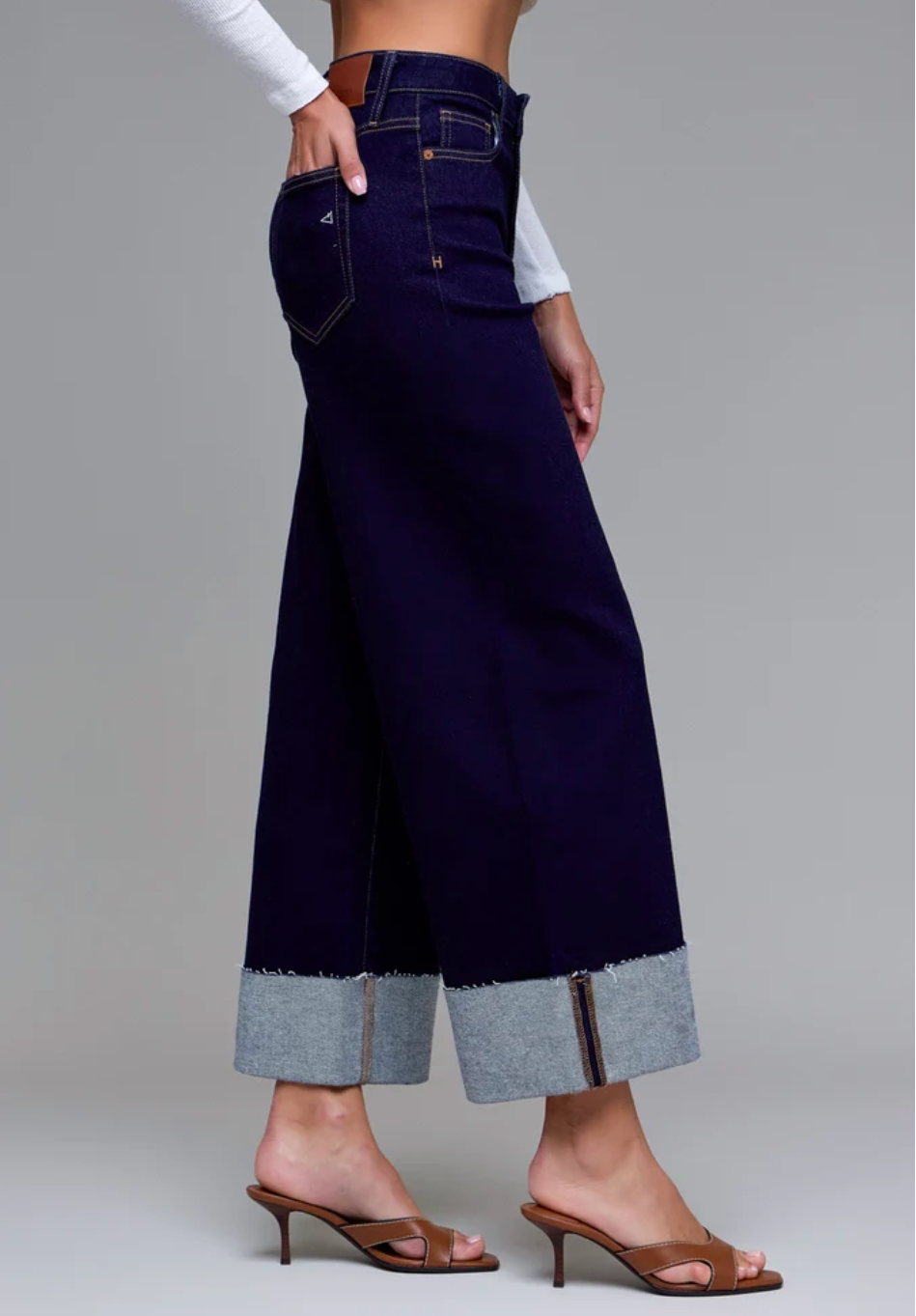NORI Dark Hidden Jeans